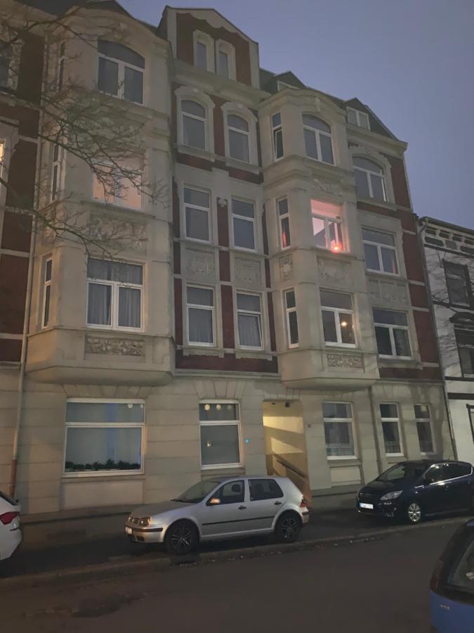 Sudstadt-Fewo Mit Grossem Balkon Nahe City Und Meer - Uber Den Dachern Von Whv Wilhelmshaven Bagian luar foto